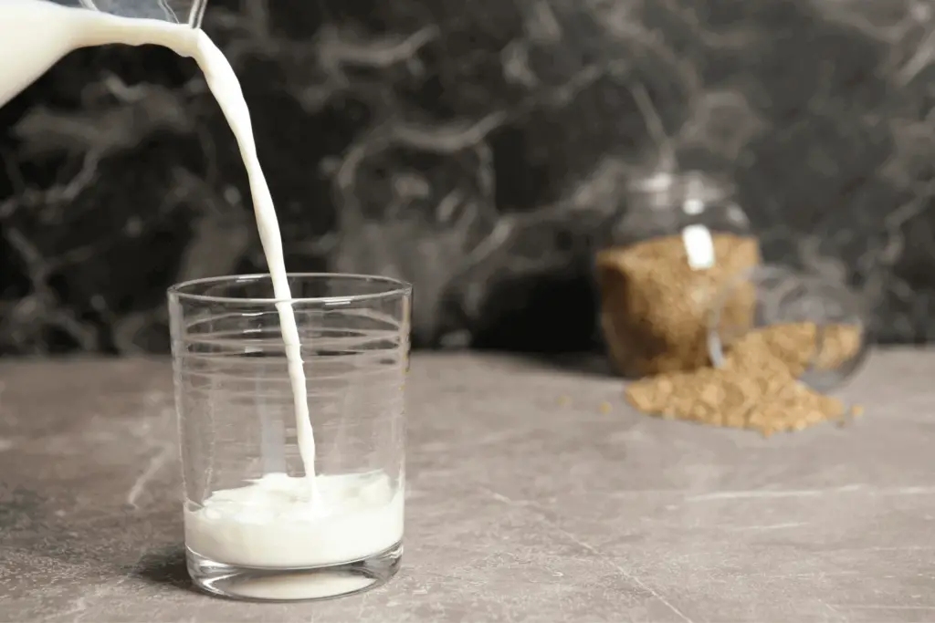 Hemp milk is far from the best non-dairy milk for frothing, as you can see from the wateriness while pouring it.